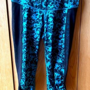 Lululemon Capris size 6  EUC.
